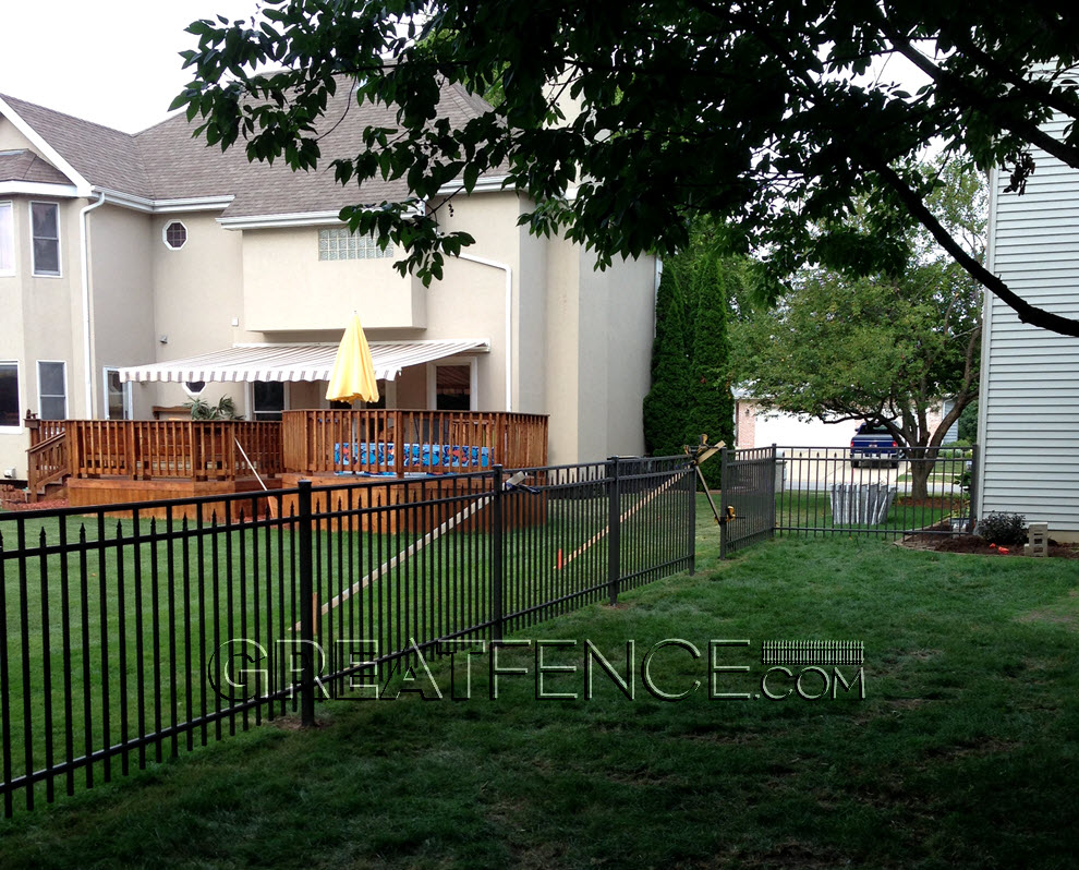 Flat Top with Spear Aluminum Fence in Black Satin